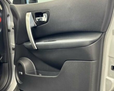 Сірий Ніссан Кашкай 2, об'ємом двигуна 2 л та пробігом 84 тис. км за 12500 $, фото 113 на Automoto.ua