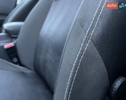 Серый Ниссан Кашкай 2, объемом двигателя 2 л и пробегом 178 тыс. км за 11200 $, фото 84 на Automoto.ua