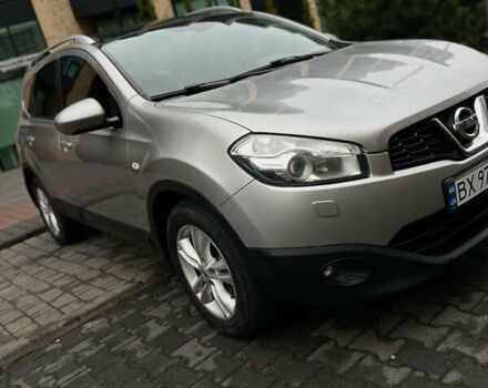 Серый Ниссан Кашкай 2, объемом двигателя 2 л и пробегом 218 тыс. км за 9800 $, фото 4 на Automoto.ua