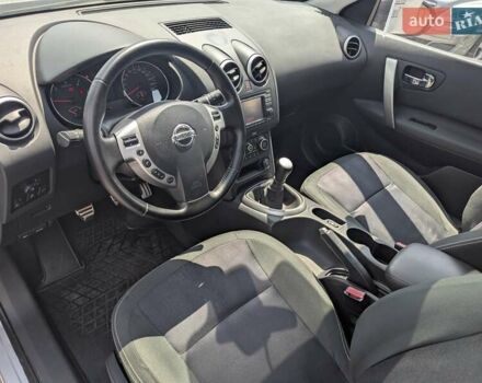 Сірий Ніссан Кашкай 2, об'ємом двигуна 1.6 л та пробігом 150 тис. км за 11550 $, фото 25 на Automoto.ua