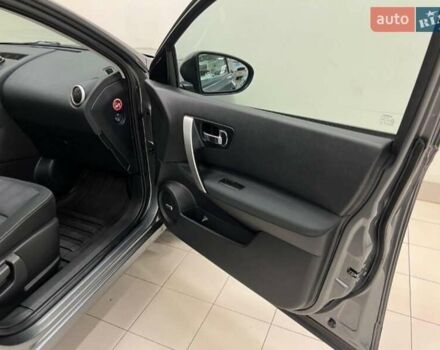 Серый Ниссан Кашкай 2, объемом двигателя 1.6 л и пробегом 162 тыс. км за 12850 $, фото 14 на Automoto.ua