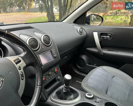 Серый Ниссан Кашкай 2, объемом двигателя 2 л и пробегом 218 тыс. км за 12400 $, фото 54 на Automoto.ua