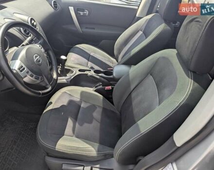 Сірий Ніссан Кашкай 2, об'ємом двигуна 1.6 л та пробігом 150 тис. км за 11550 $, фото 28 на Automoto.ua