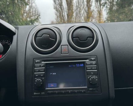 Серый Ниссан Кашкай 2, объемом двигателя 2 л и пробегом 218 тыс. км за 12400 $, фото 64 на Automoto.ua