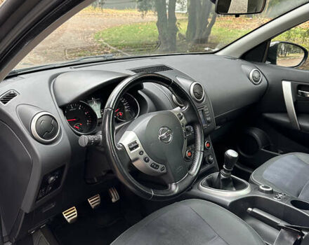 Серый Ниссан Кашкай 2, объемом двигателя 2 л и пробегом 218 тыс. км за 12400 $, фото 49 на Automoto.ua
