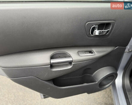 Серый Ниссан Кашкай 2, объемом двигателя 2 л и пробегом 168 тыс. км за 10700 $, фото 22 на Automoto.ua