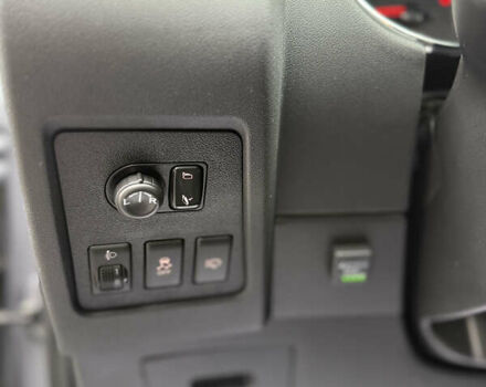 Серый Ниссан Кашкай 2, объемом двигателя 2 л и пробегом 168 тыс. км за 10700 $, фото 26 на Automoto.ua