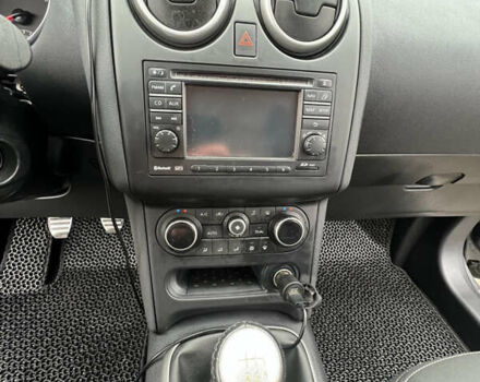 Сірий Ніссан Кашкай 2, об'ємом двигуна 1.6 л та пробігом 246 тис. км за 11400 $, фото 21 на Automoto.ua