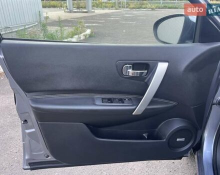 Сірий Ніссан Кашкай 2, об'ємом двигуна 2 л та пробігом 175 тис. км за 14000 $, фото 25 на Automoto.ua