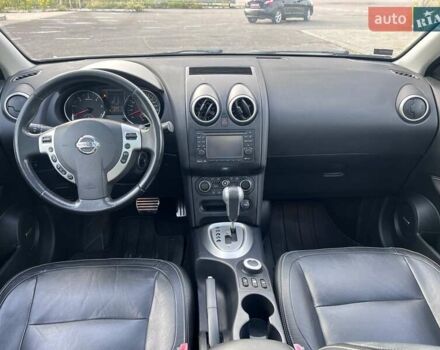 Сірий Ніссан Кашкай 2, об'ємом двигуна 2 л та пробігом 175 тис. км за 14000 $, фото 39 на Automoto.ua
