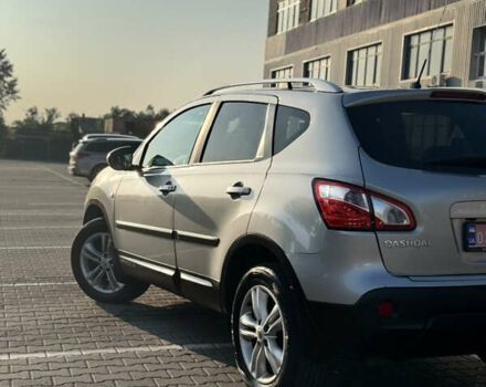 Серый Ниссан Кашкай 2, объемом двигателя 1.6 л и пробегом 255 тыс. км за 10600 $, фото 2 на Automoto.ua