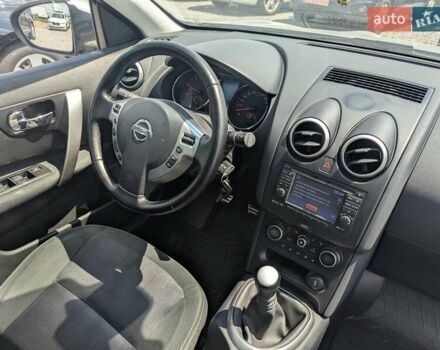 Сірий Ніссан Кашкай 2, об'ємом двигуна 1.6 л та пробігом 150 тис. км за 11550 $, фото 45 на Automoto.ua