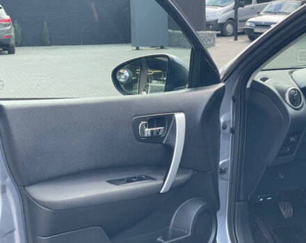 Серый Ниссан Кашкай 2, объемом двигателя 1.6 л и пробегом 211 тыс. км за 12000 $, фото 6 на Automoto.ua