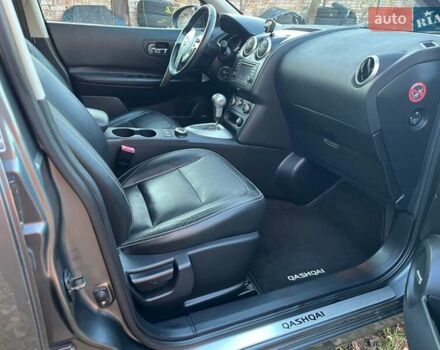 Сірий Ніссан Кашкай 2, об'ємом двигуна 2 л та пробігом 227 тис. км за 13900 $, фото 42 на Automoto.ua