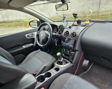 Сірий Ніссан Кашкай 2, об'ємом двигуна 1.6 л та пробігом 213 тис. км за 10999 $, фото 25 на Automoto.ua