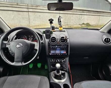 Сірий Ніссан Кашкай 2, об'ємом двигуна 1.6 л та пробігом 213 тис. км за 10999 $, фото 12 на Automoto.ua