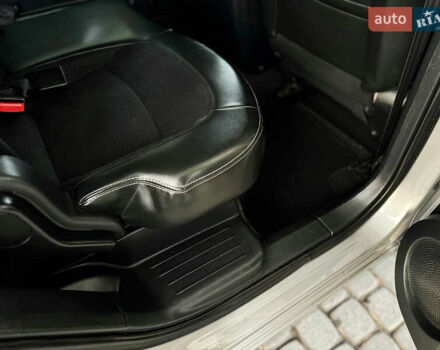 Серый Ниссан Кашкай 2, объемом двигателя 1.5 л и пробегом 220 тыс. км за 12299 $, фото 126 на Automoto.ua