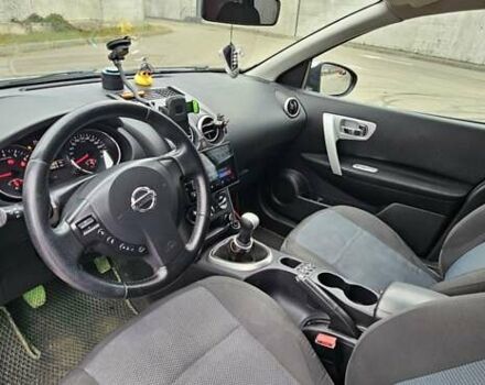 Сірий Ніссан Кашкай 2, об'ємом двигуна 1.6 л та пробігом 213 тис. км за 10999 $, фото 13 на Automoto.ua