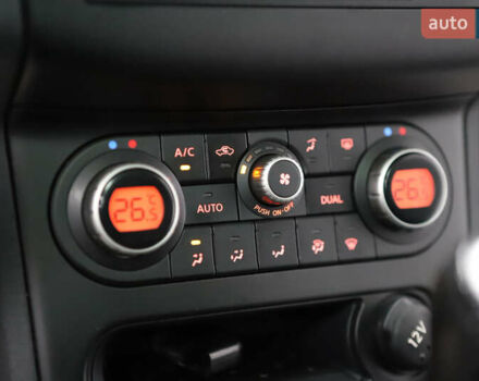 Синий Ниссан Кашкай 2, объемом двигателя 2 л и пробегом 133 тыс. км за 12600 $, фото 76 на Automoto.ua