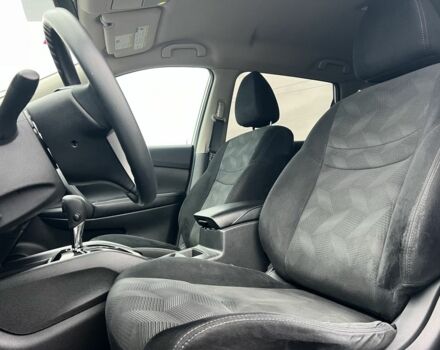 Белый Ниссан Rogue, объемом двигателя 2.5 л и пробегом 130 тыс. км за 12900 $, фото 7 на Automoto.ua