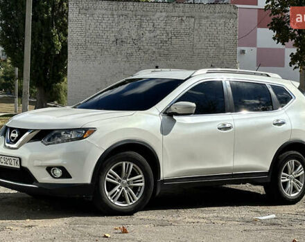 Белый Ниссан Rogue, объемом двигателя 2.49 л и пробегом 130 тыс. км за 13000 $, фото 3 на Automoto.ua