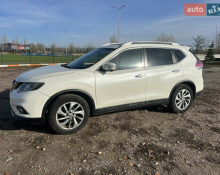 Белый Ниссан Rogue, объемом двигателя 2.5 л и пробегом 150 тыс. км за 13500 $, фото 2 на Automoto.ua