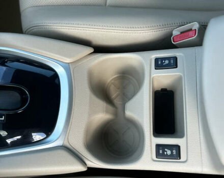 Белый Ниссан Rogue, объемом двигателя 2.49 л и пробегом 130 тыс. км за 12100 $, фото 18 на Automoto.ua