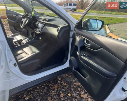 Белый Ниссан Rogue, объемом двигателя 2.5 л и пробегом 150 тыс. км за 13500 $, фото 17 на Automoto.ua