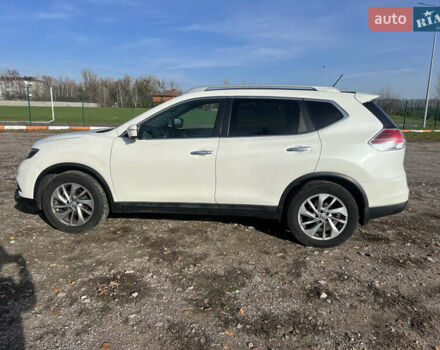Белый Ниссан Rogue, объемом двигателя 2.5 л и пробегом 150 тыс. км за 13500 $, фото 3 на Automoto.ua