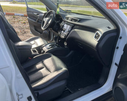 Белый Ниссан Rogue, объемом двигателя 2.5 л и пробегом 150 тыс. км за 13500 $, фото 18 на Automoto.ua