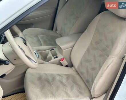 Белый Ниссан Rogue, объемом двигателя 2.5 л и пробегом 181 тыс. км за 11980 $, фото 16 на Automoto.ua