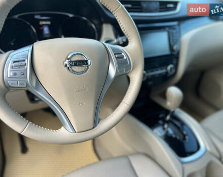 Белый Ниссан Rogue, объемом двигателя 2.49 л и пробегом 130 тыс. км за 12100 $, фото 15 на Automoto.ua