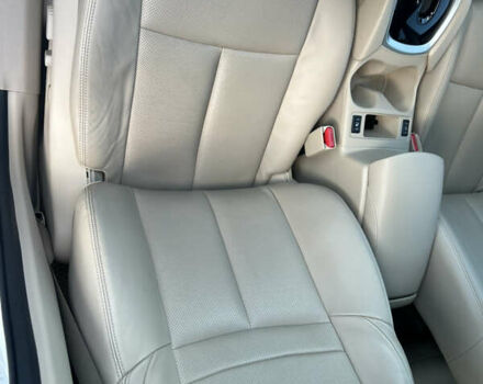 Белый Ниссан Rogue, объемом двигателя 2.49 л и пробегом 130 тыс. км за 12100 $, фото 13 на Automoto.ua