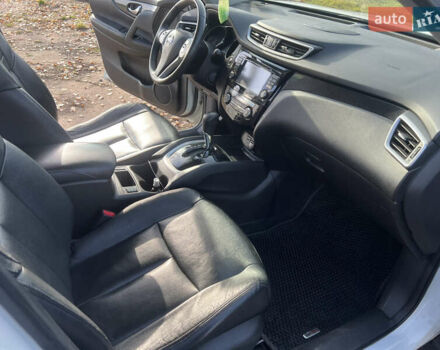 Белый Ниссан Rogue, объемом двигателя 2.5 л и пробегом 150 тыс. км за 13500 $, фото 19 на Automoto.ua