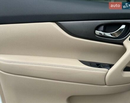 Белый Ниссан Rogue, объемом двигателя 2.5 л и пробегом 181 тыс. км за 11980 $, фото 11 на Automoto.ua