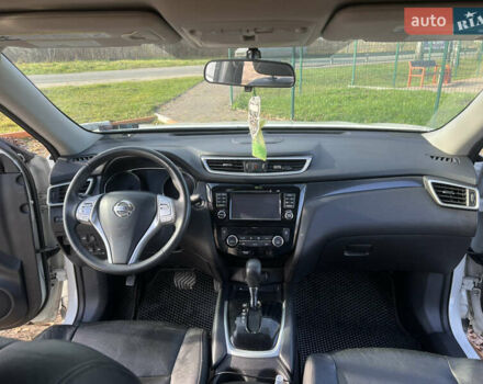 Белый Ниссан Rogue, объемом двигателя 2.5 л и пробегом 150 тыс. км за 13500 $, фото 21 на Automoto.ua