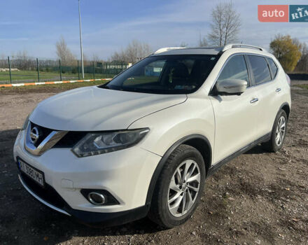 Белый Ниссан Rogue, объемом двигателя 2.5 л и пробегом 150 тыс. км за 13500 $, фото 1 на Automoto.ua