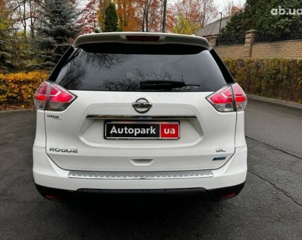 Белый Ниссан Rogue, объемом двигателя 2.5 л и пробегом 119 тыс. км за 13490 $, фото 7 на Automoto.ua
