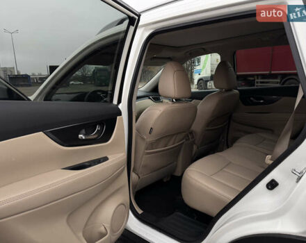 Белый Ниссан Rogue, объемом двигателя 2.49 л и пробегом 136 тыс. км за 12500 $, фото 12 на Automoto.ua