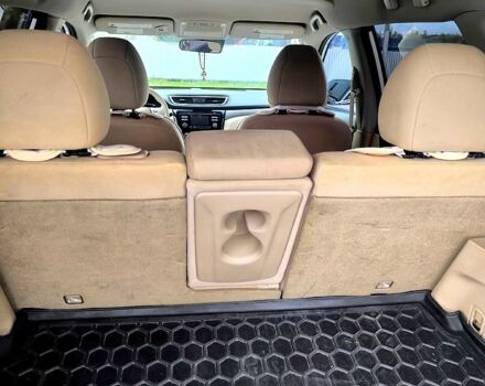 Белый Ниссан Rogue, объемом двигателя 2.5 л и пробегом 147 тыс. км за 12500 $, фото 5 на Automoto.ua