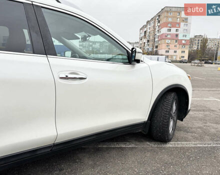 Белый Ниссан Rogue, объемом двигателя 2.49 л и пробегом 136 тыс. км за 12500 $, фото 5 на Automoto.ua