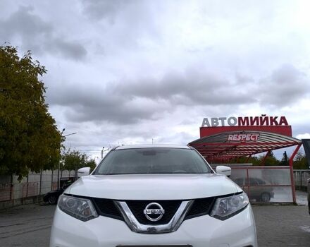 Белый Ниссан Rogue, объемом двигателя 2.5 л и пробегом 147 тыс. км за 12500 $, фото 2 на Automoto.ua
