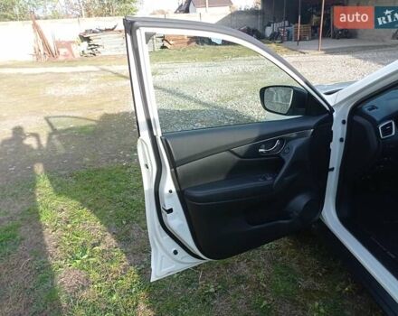 Білий Ніссан Rogue, об'ємом двигуна 2.5 л та пробігом 201 тис. км за 12800 $, фото 17 на Automoto.ua