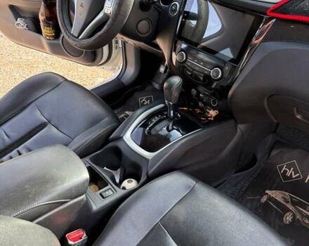 Белый Ниссан Rogue, объемом двигателя 2.5 л и пробегом 96 тыс. км за 12000 $, фото 13 на Automoto.ua