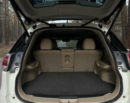 Белый Ниссан Rogue, объемом двигателя 2.5 л и пробегом 179 тыс. км за 14500 $, фото 9 на Automoto.ua