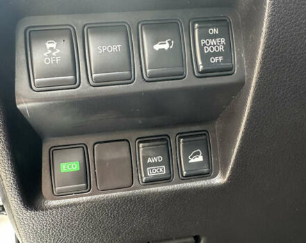 Белый Ниссан Rogue, объемом двигателя 2.49 л и пробегом 185 тыс. км за 12999 $, фото 4 на Automoto.ua