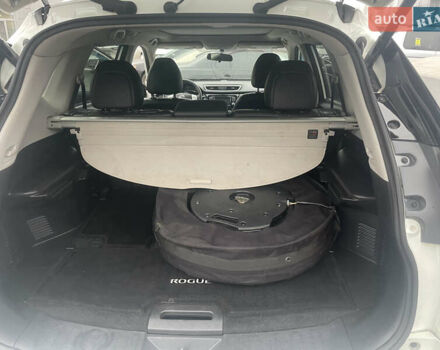 Белый Ниссан Rogue, объемом двигателя 2.5 л и пробегом 171 тыс. км за 14250 $, фото 8 на Automoto.ua