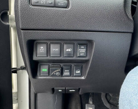 Білий Ніссан Rogue, об'ємом двигуна 2.49 л та пробігом 178 тис. км за 9700 $, фото 16 на Automoto.ua