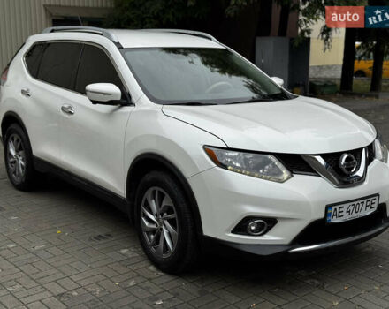 Белый Ниссан Rogue, объемом двигателя 2.5 л и пробегом 178 тыс. км за 11999 $, фото 4 на Automoto.ua