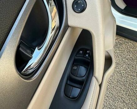 Белый Ниссан Rogue, объемом двигателя 2.5 л и пробегом 111 тыс. км за 15000 $, фото 22 на Automoto.ua